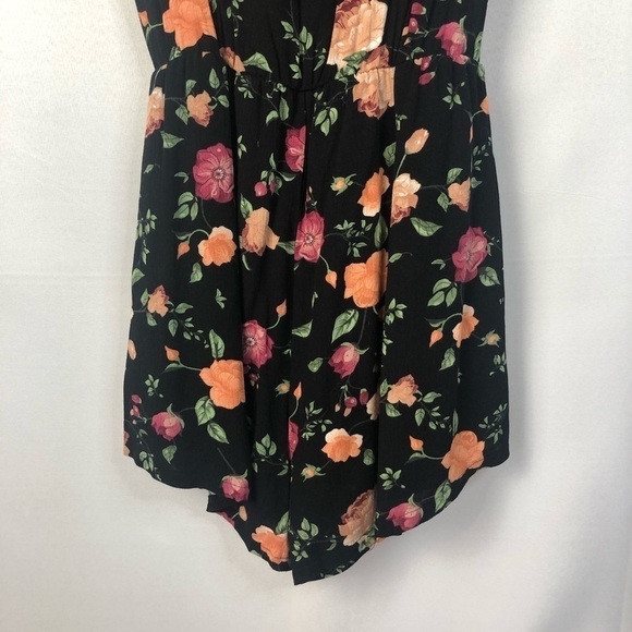 Boutique Ninexis Black Floral Surplice Wrap Short Sleeve Romper S - Picture 12 of 12